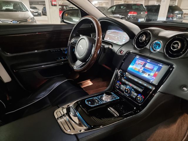 Jaguar XJ 3.0 d Premium Luxury*VOLL*ACC*PANO*FACELIFT*