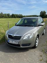 Skoda Fabia Combi 1.2l Ambiente - TÜV & Inspektion NEU - Skoda Fabia: Gelb
