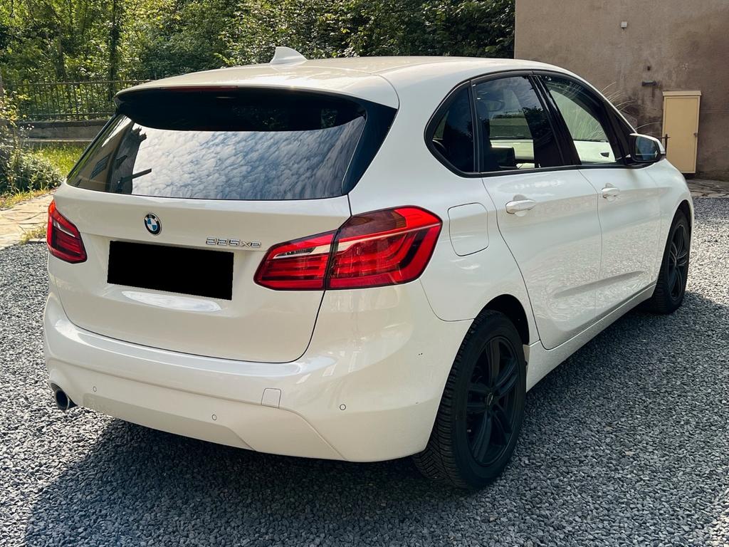 BMW 225