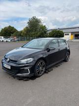 Volkswagen Golf 1.4 GTE TSI DSG SHZ HYBRID - mit Hybrid-Antrieb: Schwarz, Dachreling