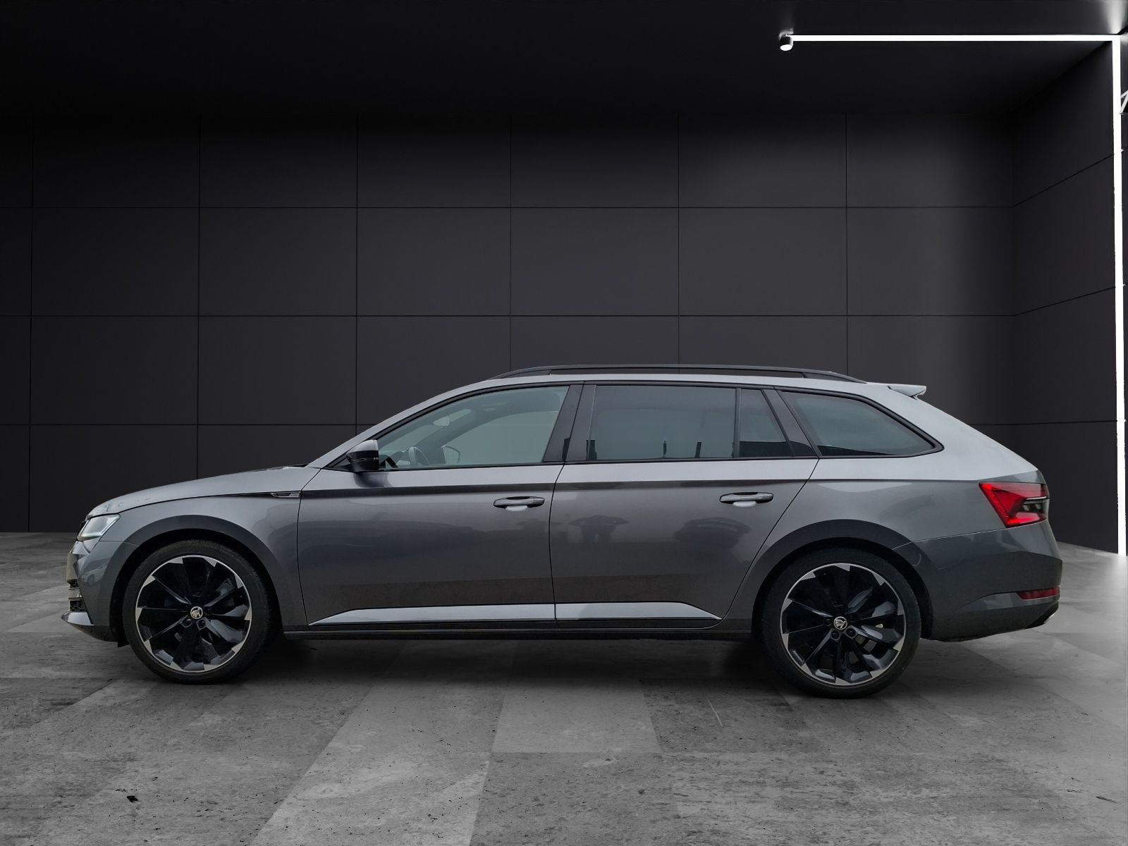 Fahrzeugabbildung SKODA Superb Combi TDI Sportline DSG 4x4 Matrix Navi A