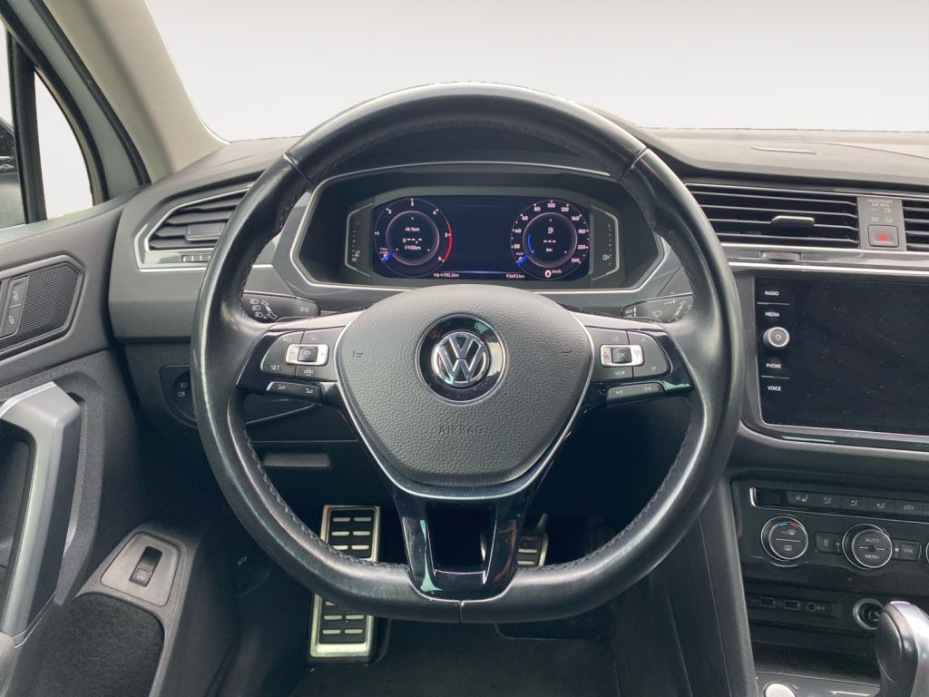 Fahrzeugabbildung Volkswagen Tiguan 2.0 TDI DSG IQ.DRIVE AHZV Standheizung