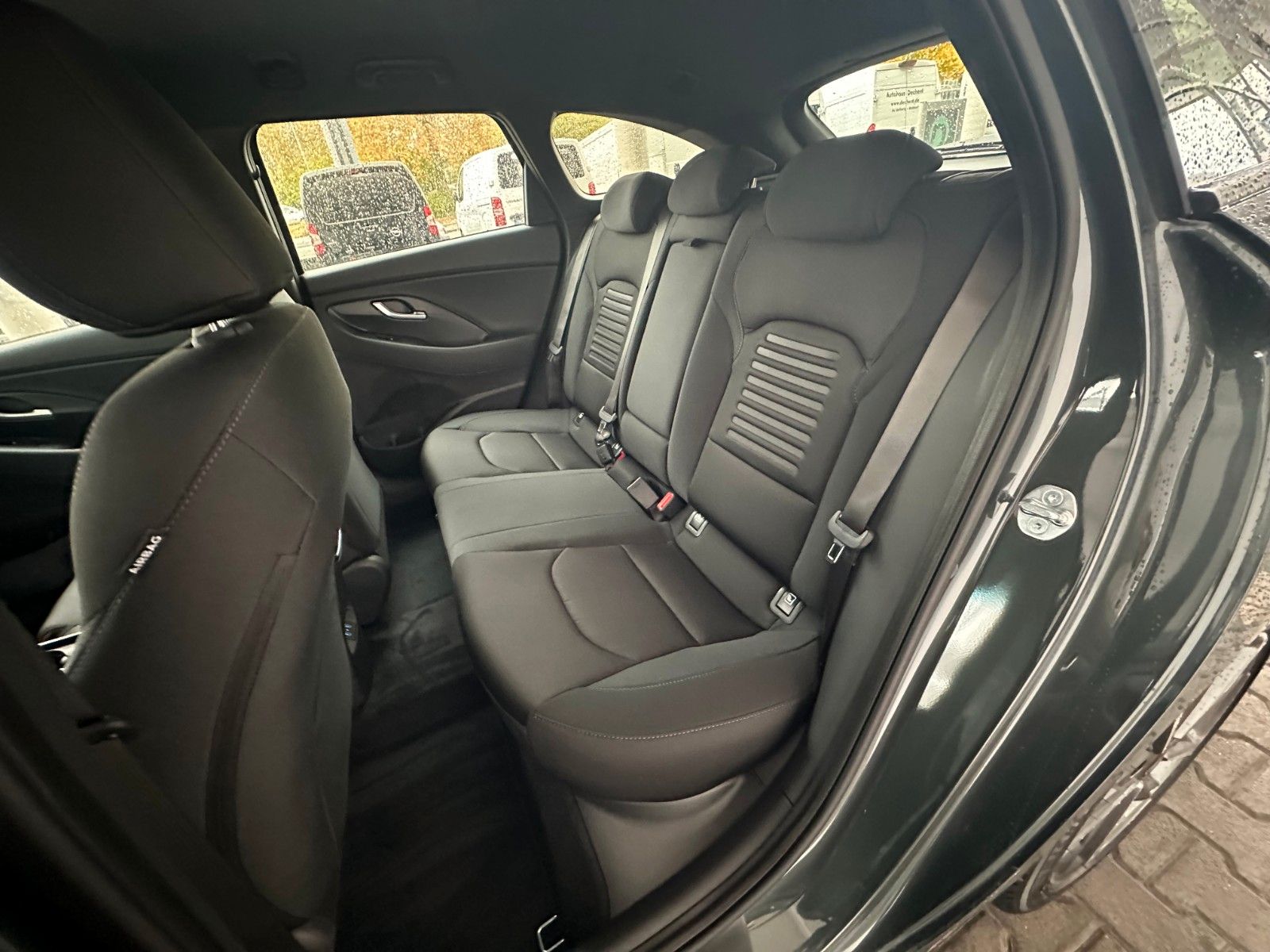 Fahrzeugabbildung Hyundai i30 ADAVANTAGE 1.5l 140PS Navi/SHZ!