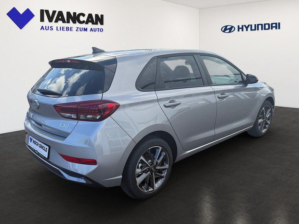 Fahrzeugabbildung Hyundai i30 1.0T 100PS ADVANTAGE