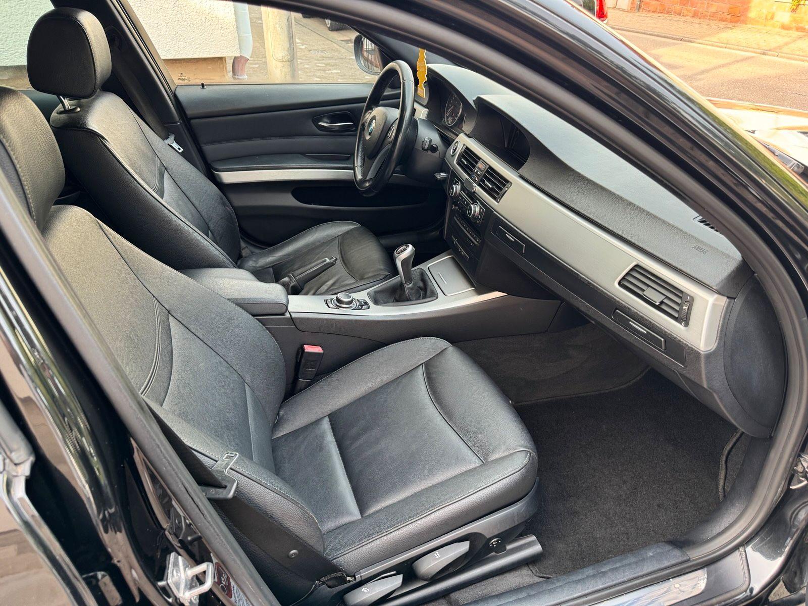 BMW 320 2011 — photo 10