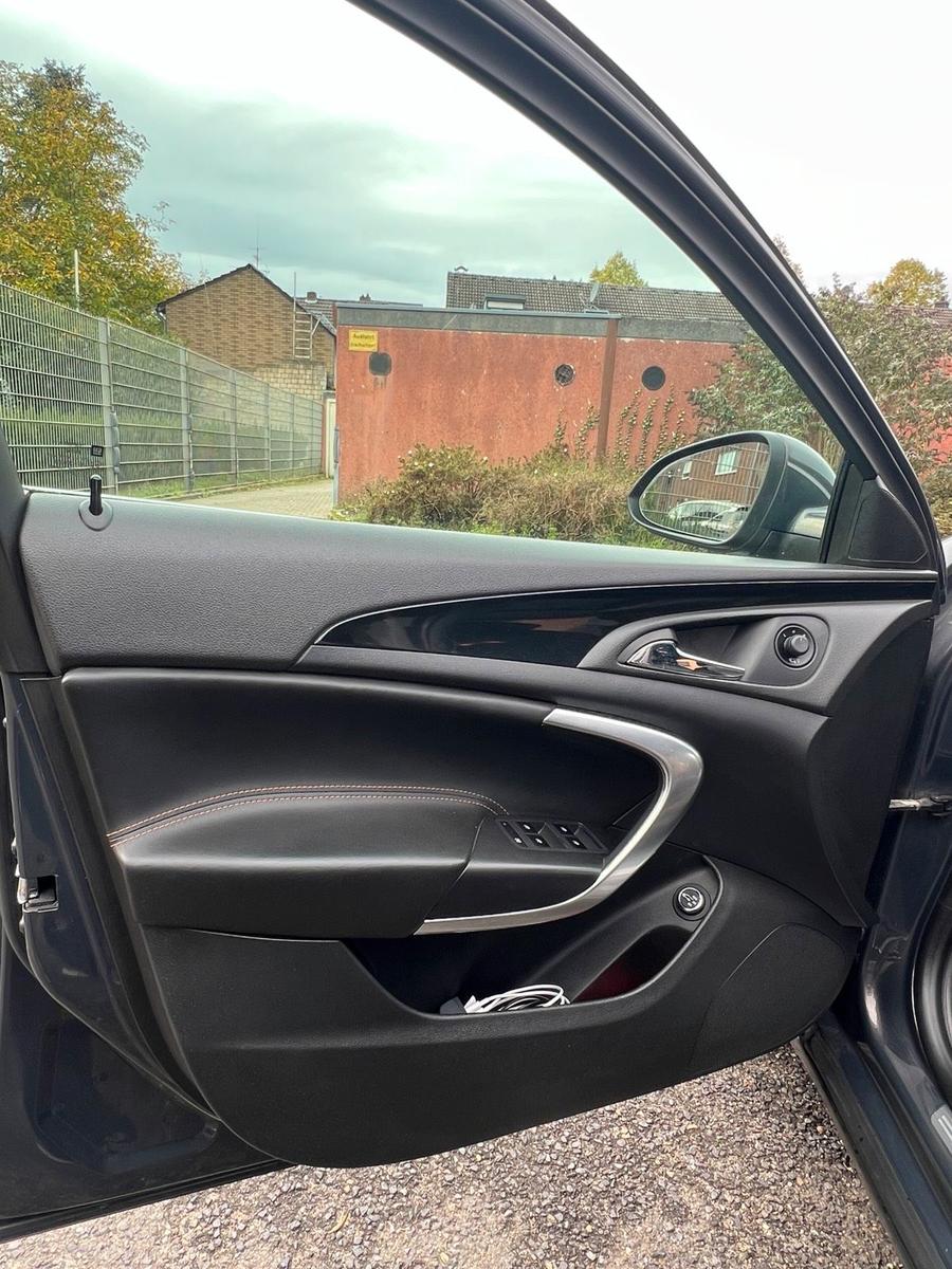 Opel Insignia 2013 — photo 11