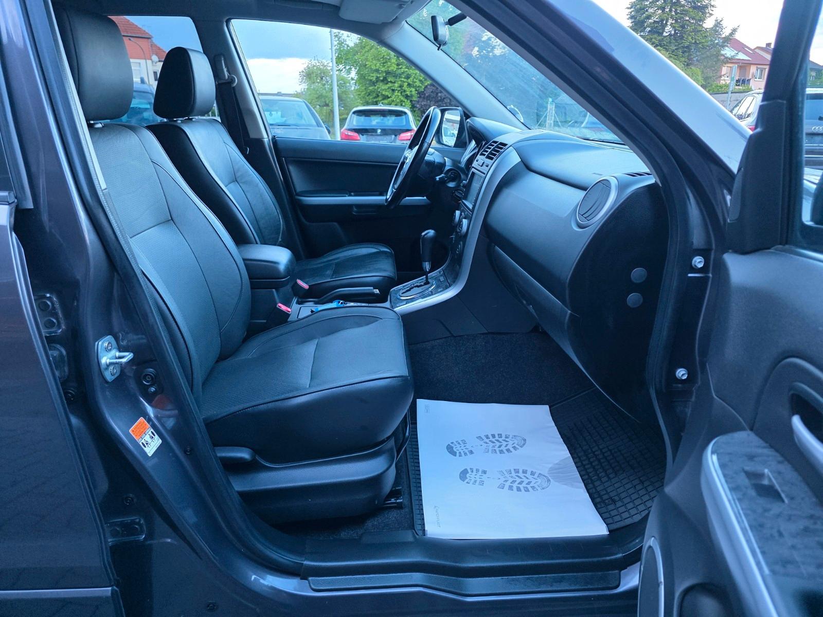 Suzuki Grand Vitara 2.4 VVT 169 ch 4x4 Club • Boîte auto • 5 portes • GPS • Attelage