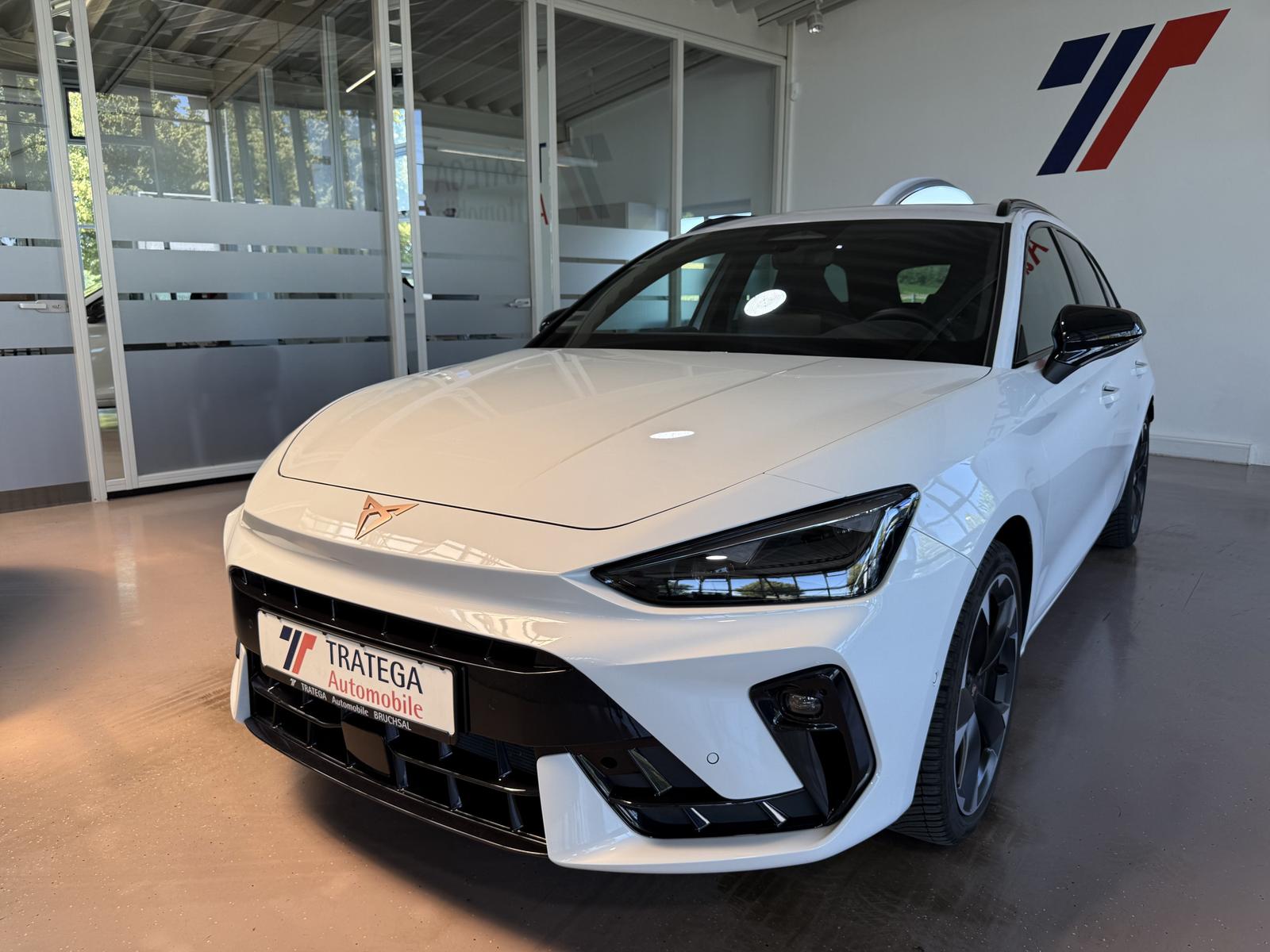 Cupra Leon ST 1.5 eTSI DSG Pano Matrix Dynamic AHK GJR