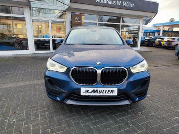Fahrzeugabbildung BMW X1 Baureihe X1 xDrive 25 e Advantage