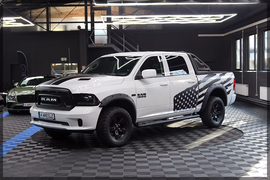 Dodge RAM 5.7 HEM CREW CAB CAM / LEDER / 6 SITZER