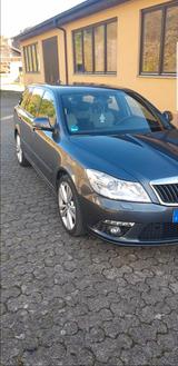 Skoda Octavia 2.0 TDI DSG RS Combi - Skoda Octavia aus 2012: RS