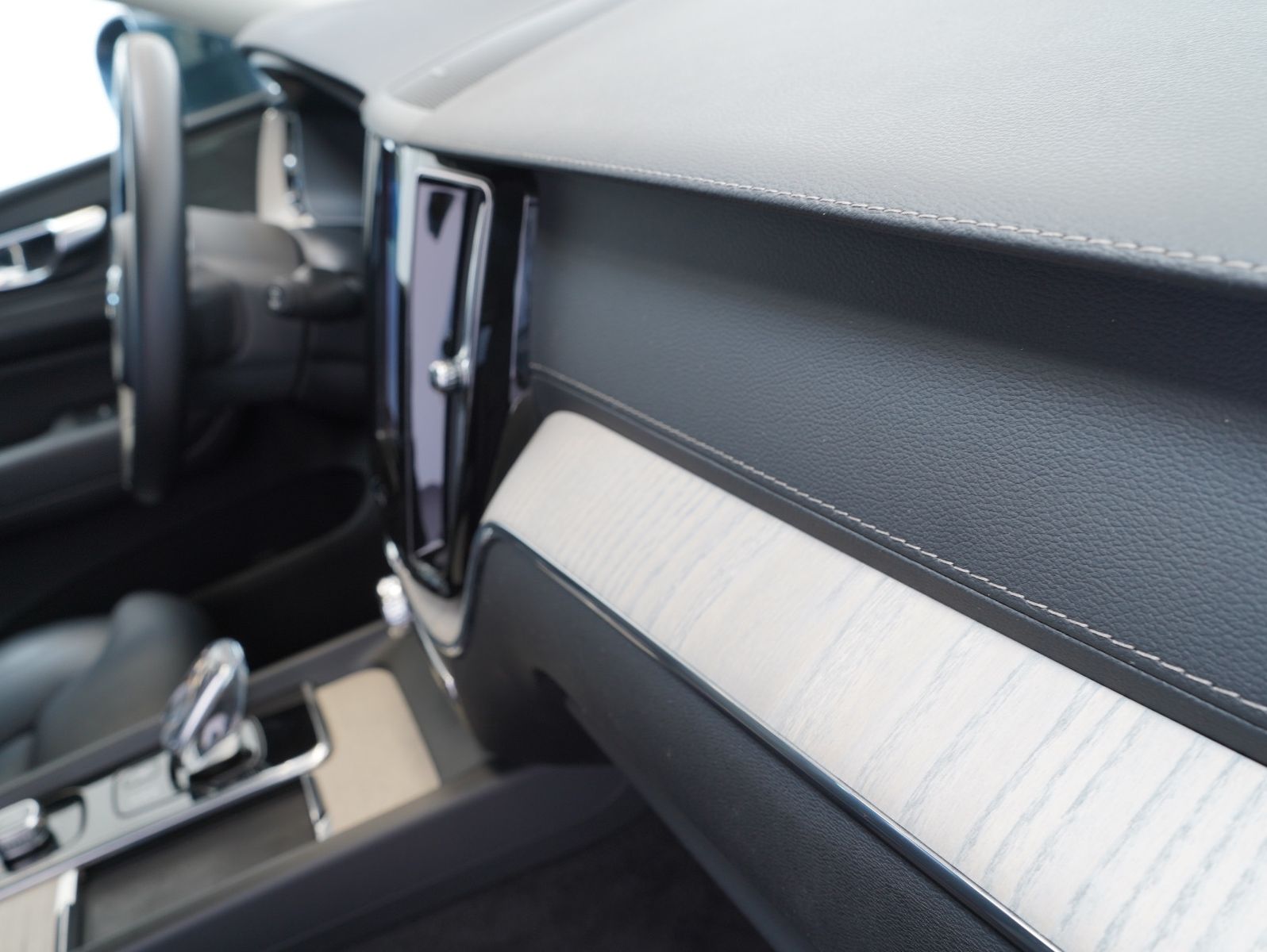 Fahrzeugabbildung Volvo XC60 B4 D Inscription XENIUM/INTELLISAFE/AHK
