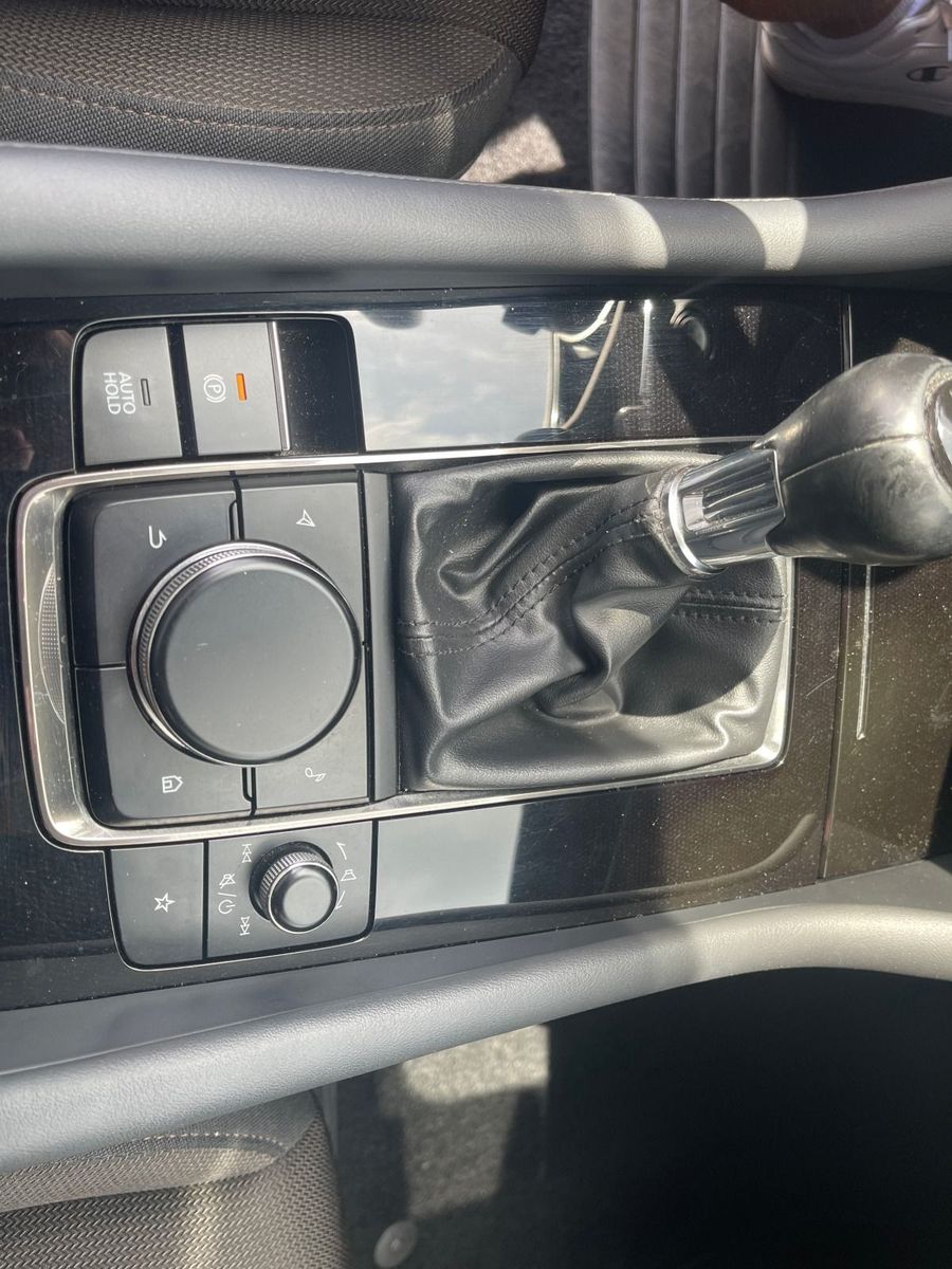 Fahrzeugabbildung Mazda 3 2.0 i Lim. Selection Mild-Hybrid
