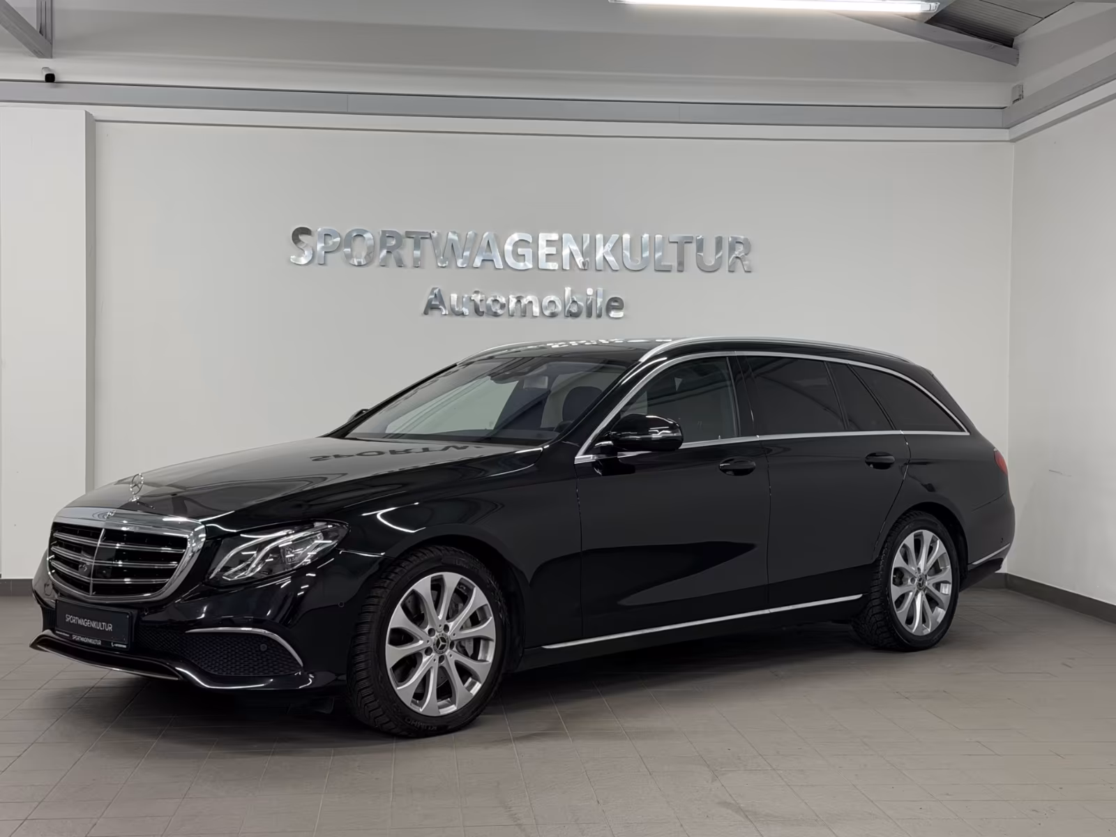 Mercedes-Benz E450 4Matic LED PANO BURMESTER AHK