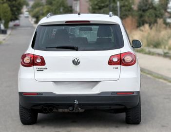 Volkswagen Tiguan - 10