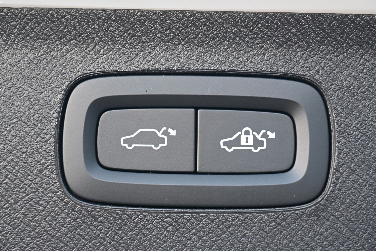 Fahrzeugabbildung Volvo XC90 B5D AWD Ultimate Bright*PANO*STHZ*LUFT*AHK