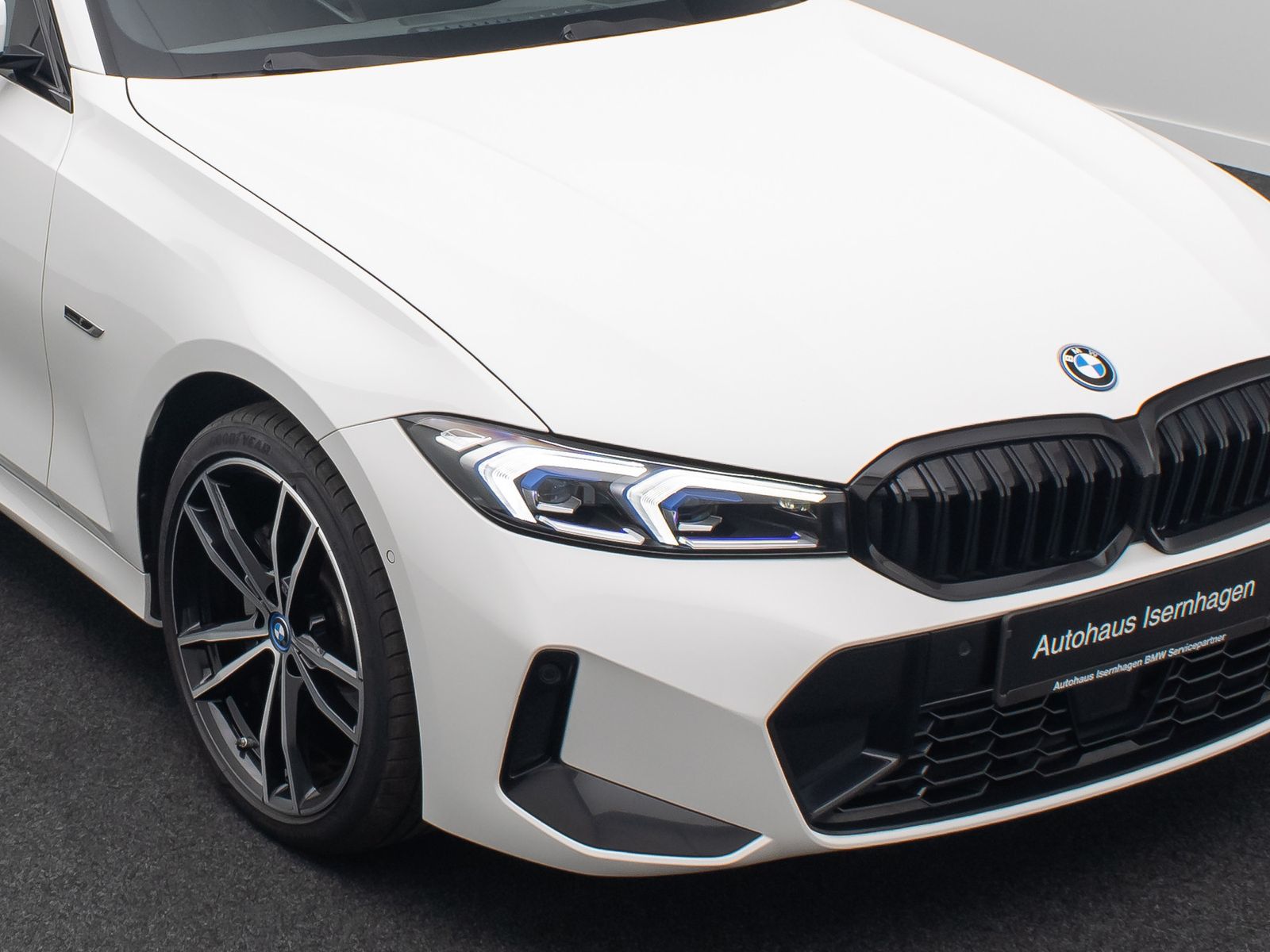 Fahrzeugabbildung BMW 330e M Sport HUD H/K DAB Kamera Alarm AHK 19Zoll