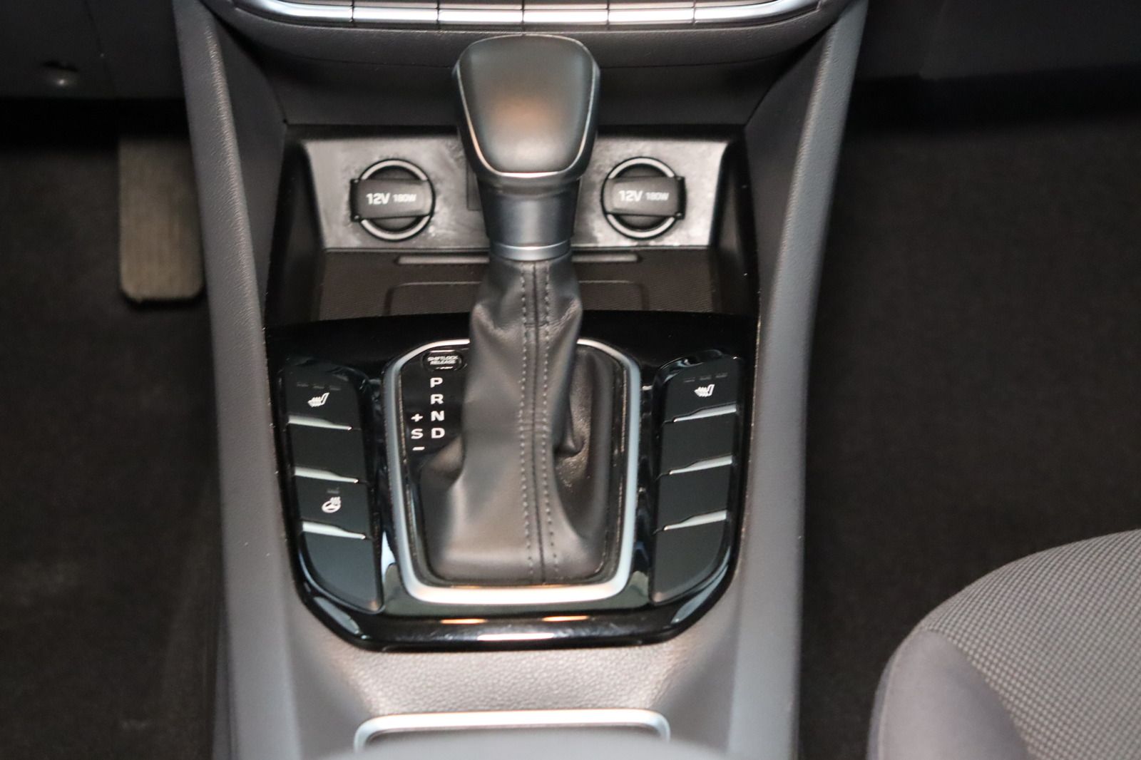 Fahrzeugabbildung Hyundai IONIQ 1.6i GDi HEV Hybrid Style