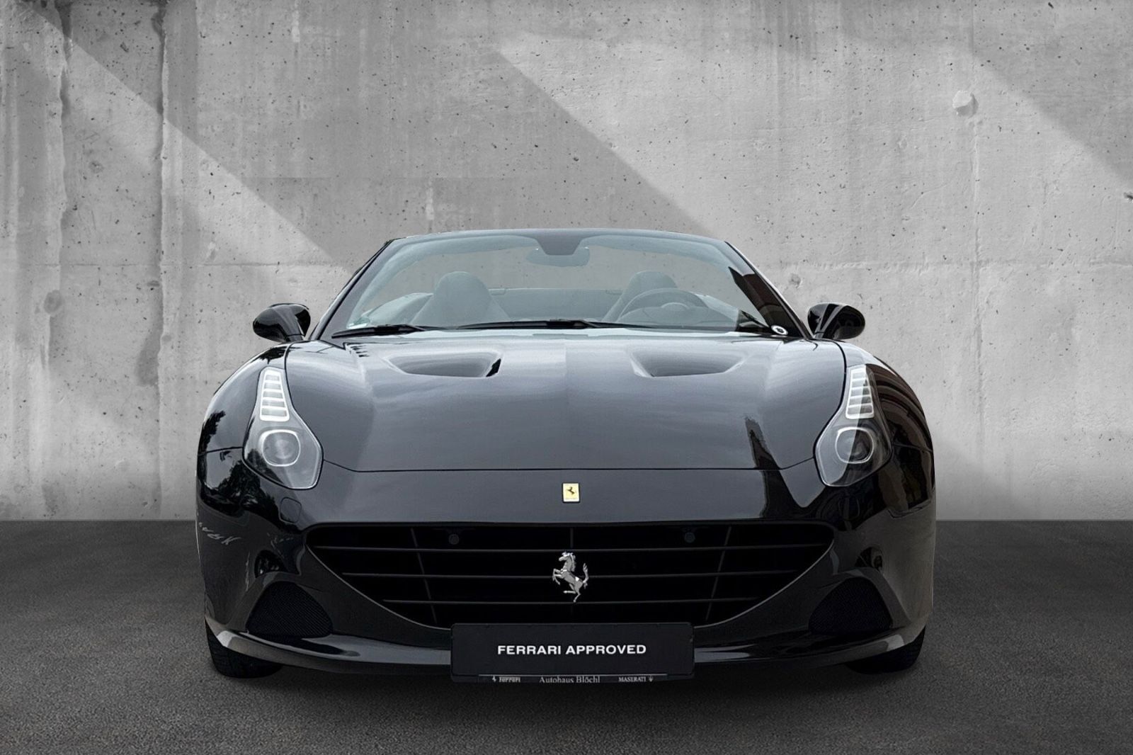Fahrzeugabbildung Ferrari California T*All Black*