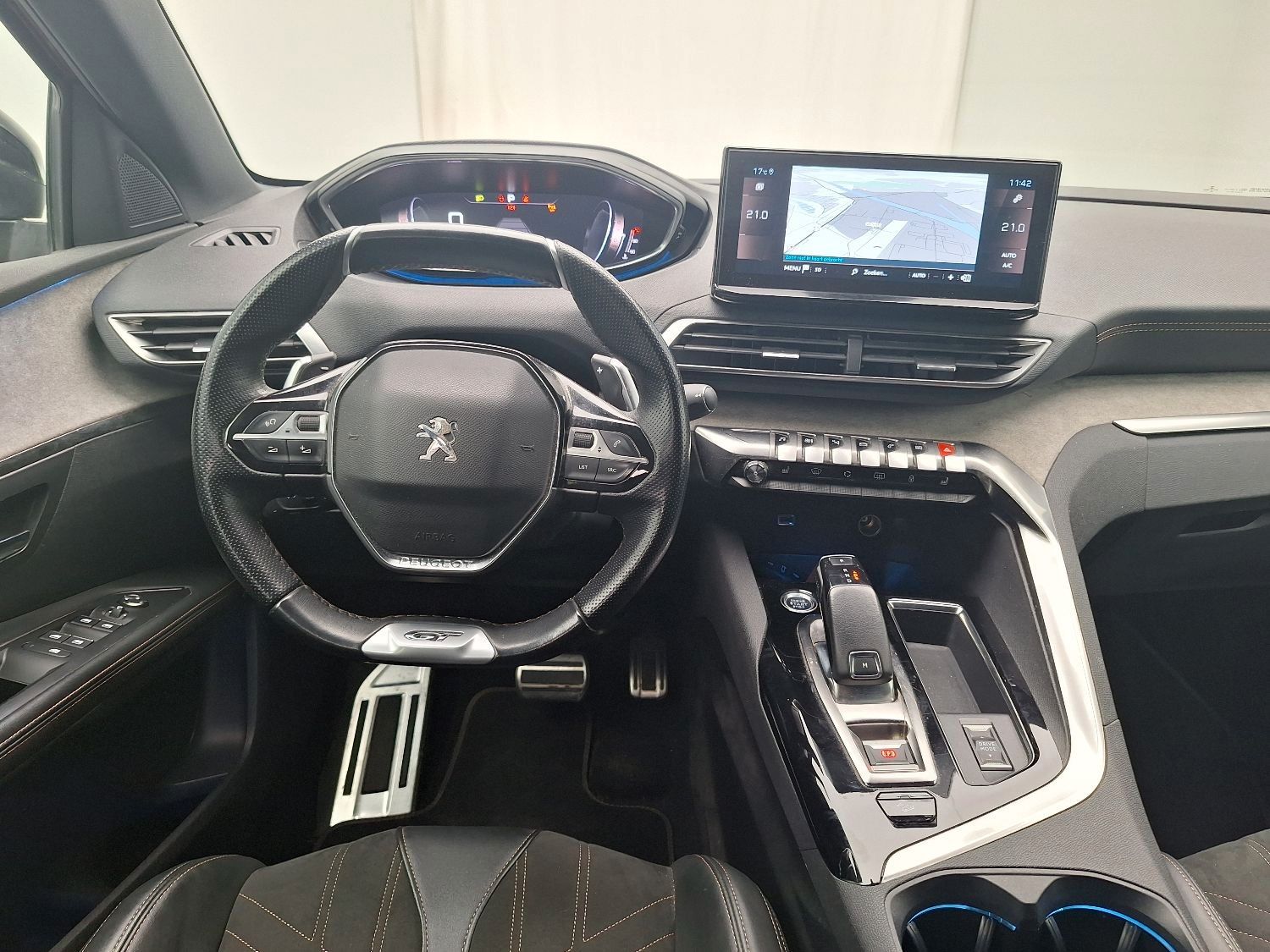 Fahrzeugabbildung Peugeot 5008 GT -PACK 1.5D LED/NAVI/SHZ/ALCANTARA/AHK