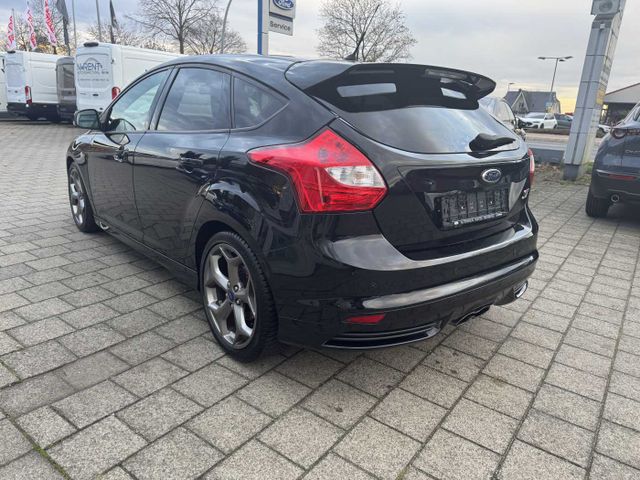 Ford Focus 2.0 EcoBoost ST NaviKlimaLMF