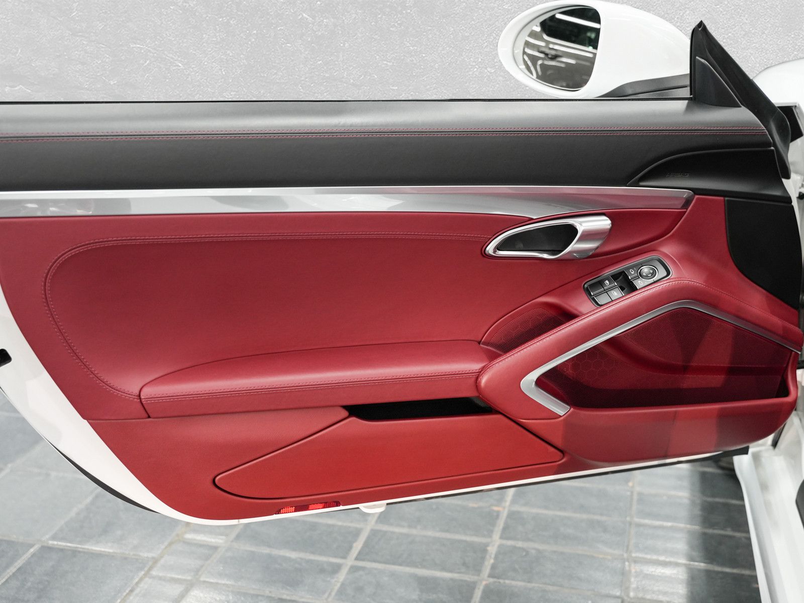 Fahrzeugabbildung Porsche Boxster S 718 PDK - Traumhafte Farbkombination
