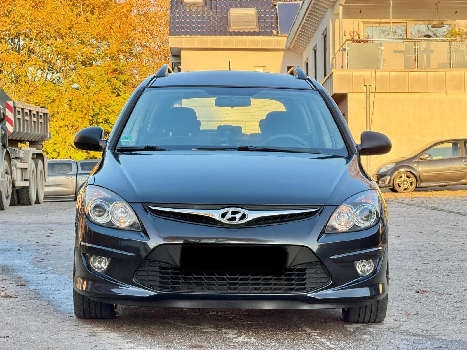 Hyundai i30 2011 — вигляд ззаду