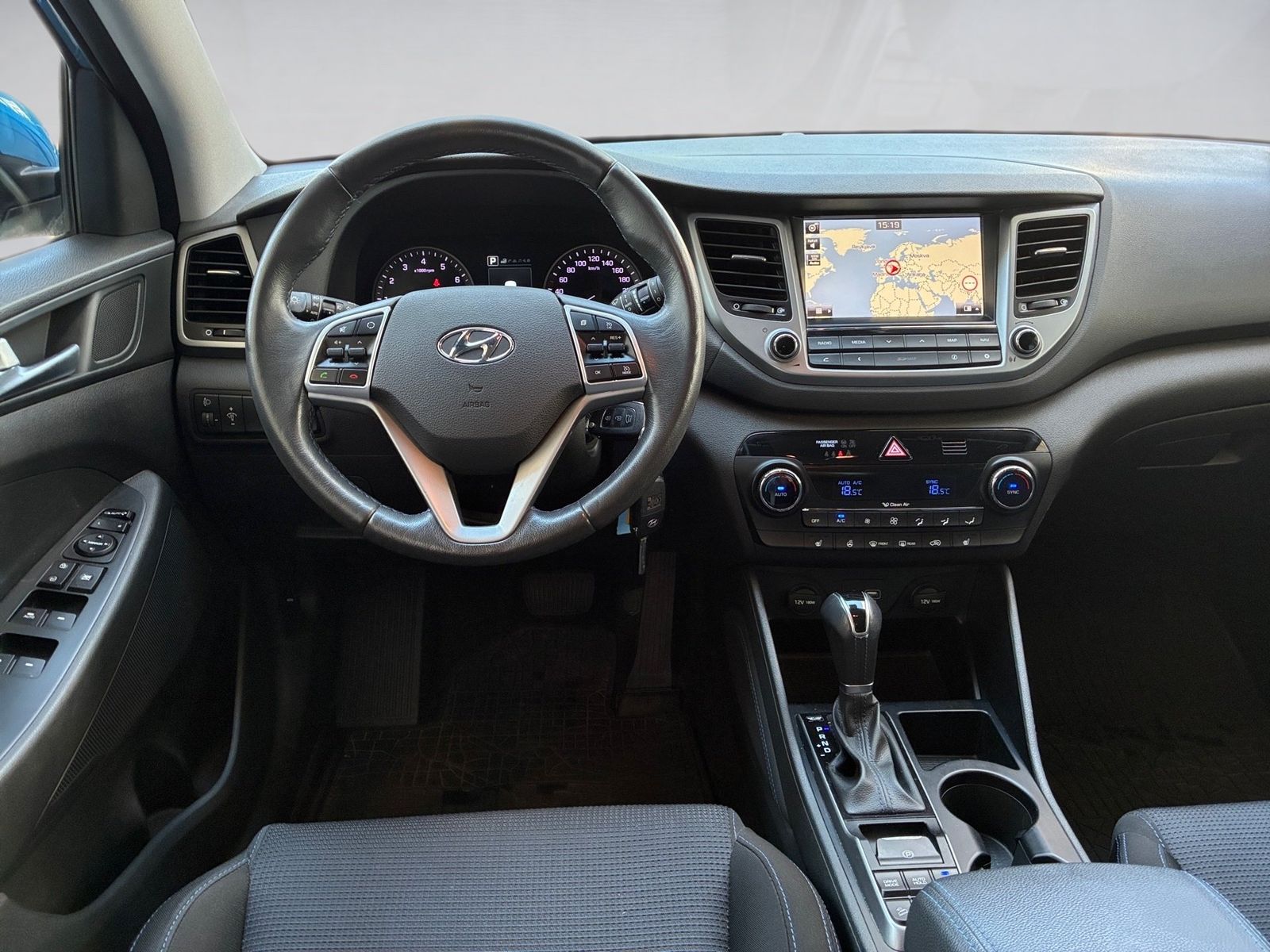 Fahrzeugabbildung Hyundai Tucson 1.6 Style KlimaA,LED,Navi,SHZ,2xKlima,PDC
