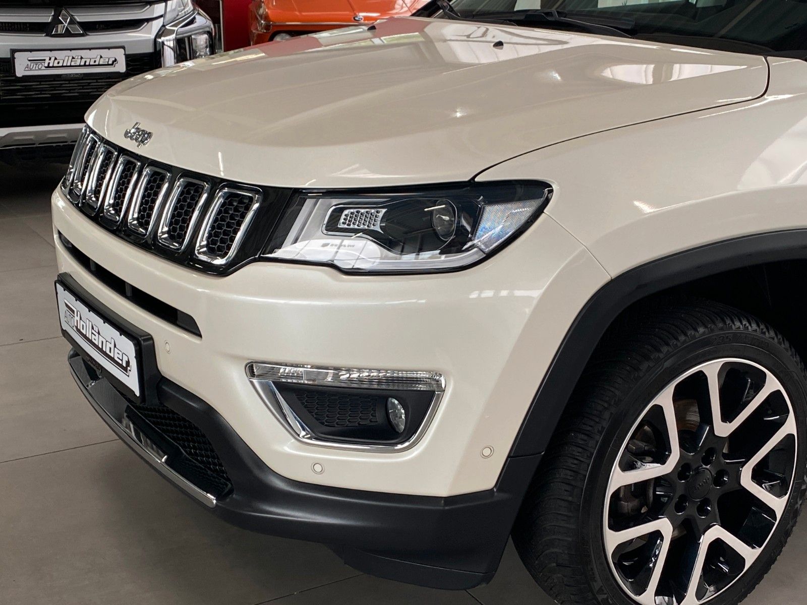 Fahrzeugabbildung Jeep Compass 2.0 D Limited 4WD "Limited Luxus-Paket"