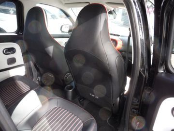 Renault Twingo Techno Electric, 8-fach bereift
