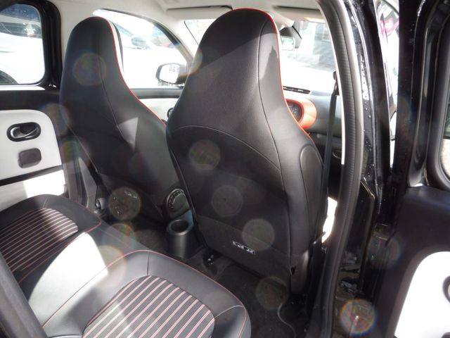 Renault Twingo Techno Electric, 8-fach bereift