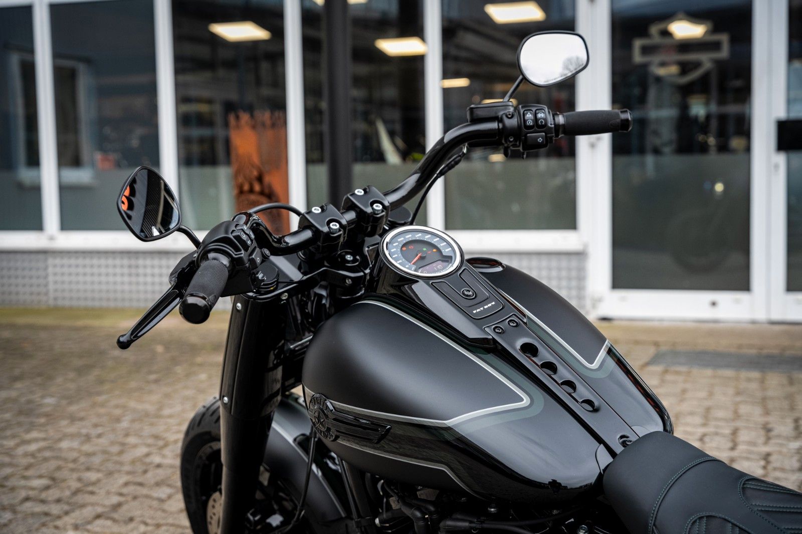 Fahrzeugabbildung Harley-Davidson DARK FAT BOY FLFBS 114 MY24 -JEKILL&HYDE-