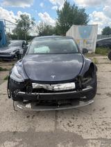 Tesla Model Y Basis RWD - Tesla Model Y Unfallwagen