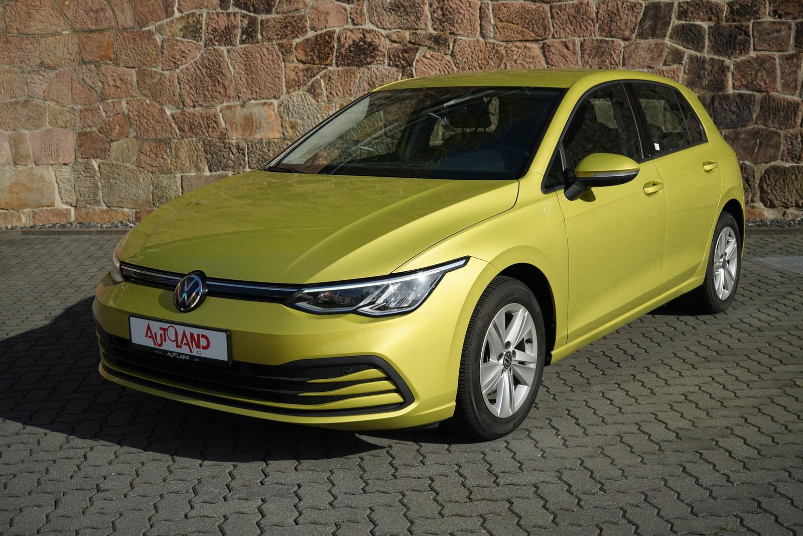 Volkswagen Golf VIII 1.0 eTSI Life LED Navi Sitzheizung ACC, миниатюра 2