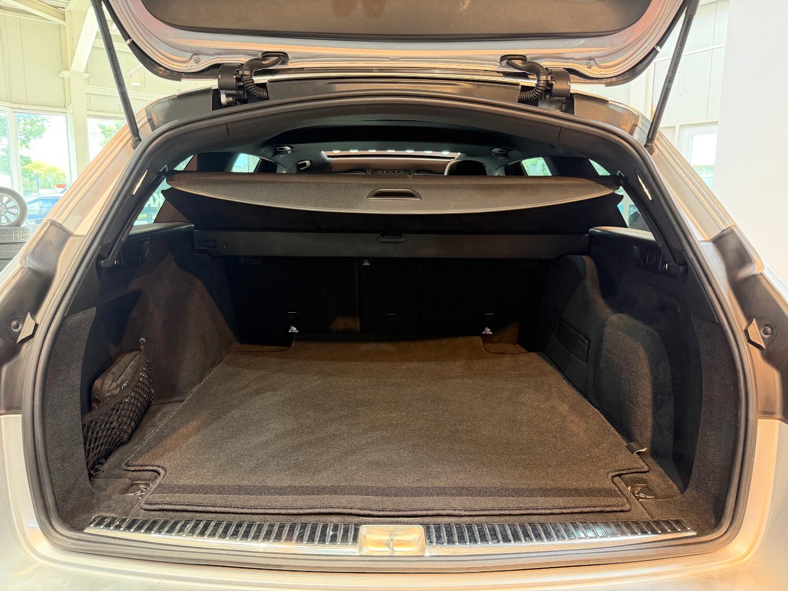 Mercedes-Benz E 220 d 4Matic T 9G  AMG Line *LED*Virtual*Navi*