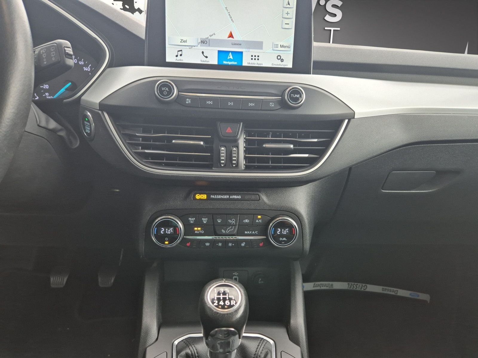 Fahrzeugabbildung Ford Focus 1.0 Cool&Connect/LED/SHZ/FSHZ/NAVI/PDC