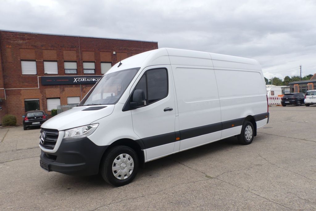Image of Mercedes-Benz Sprinter
