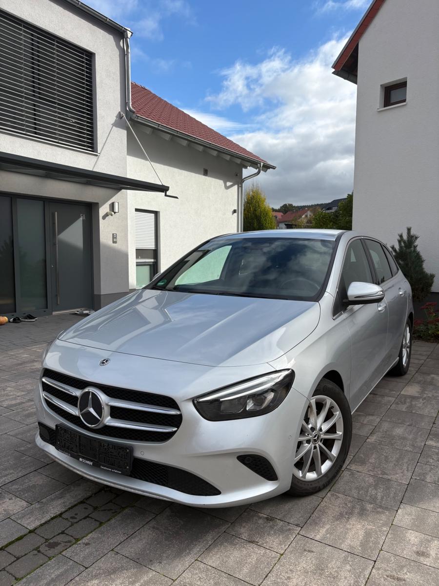 Mercedes-Benz B 200