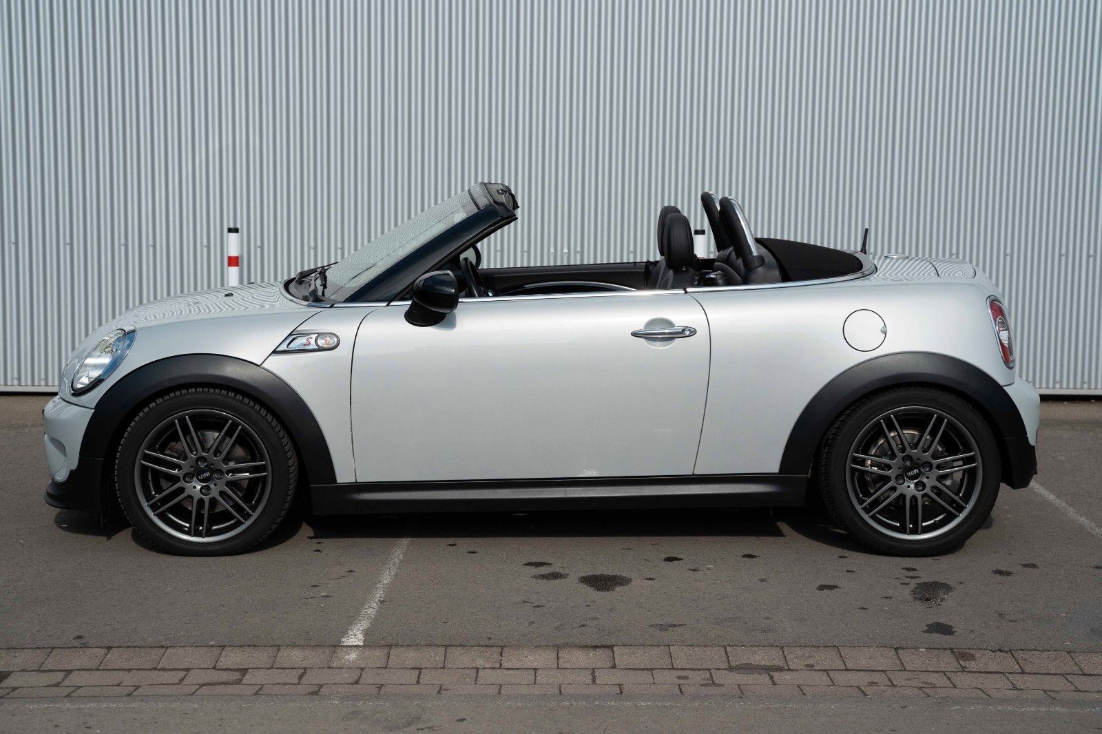 Fahrzeugabbildung MINI COOPER S XENON HARM.&KARD. NAVI LEDER TEL ALLW.