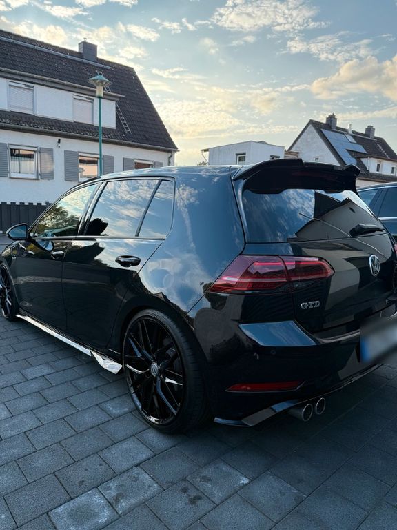 Image of Volkswagen Golf