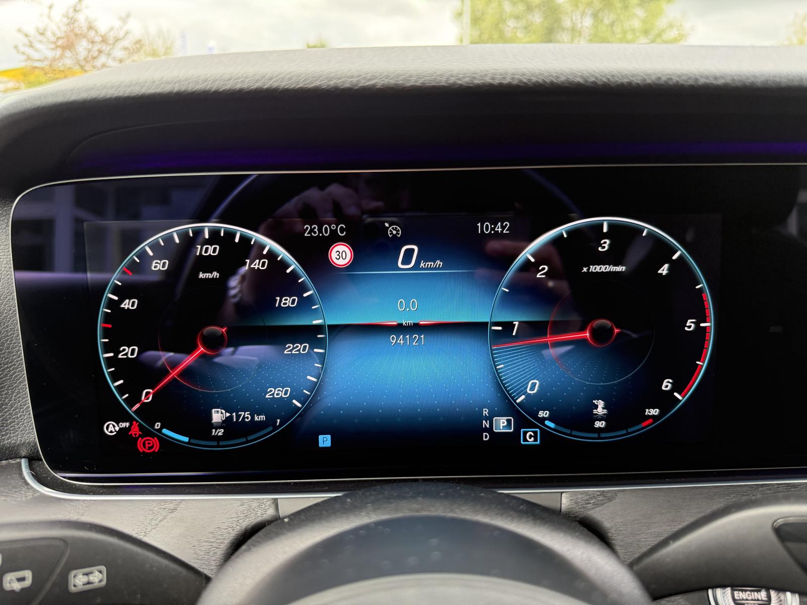 Mercedes-Benz E 200 d,T-M Avantgarde,T-Leder,R-Kam,Ambiente