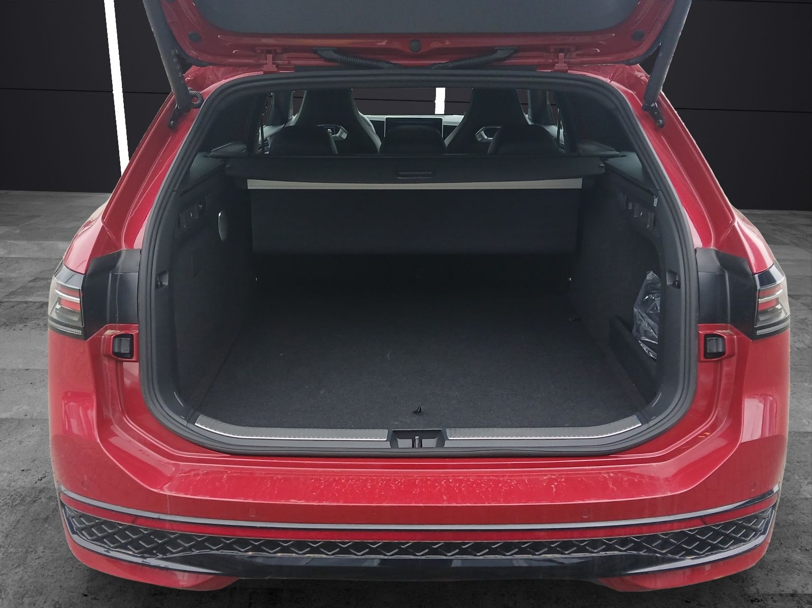 Fahrzeugabbildung Volkswagen Passat R-Line eHybrid DSG IQ.Light ACC AHK SH Ma