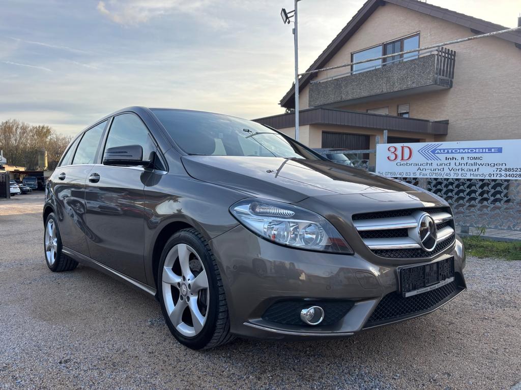 Mercedes-Benz B 180