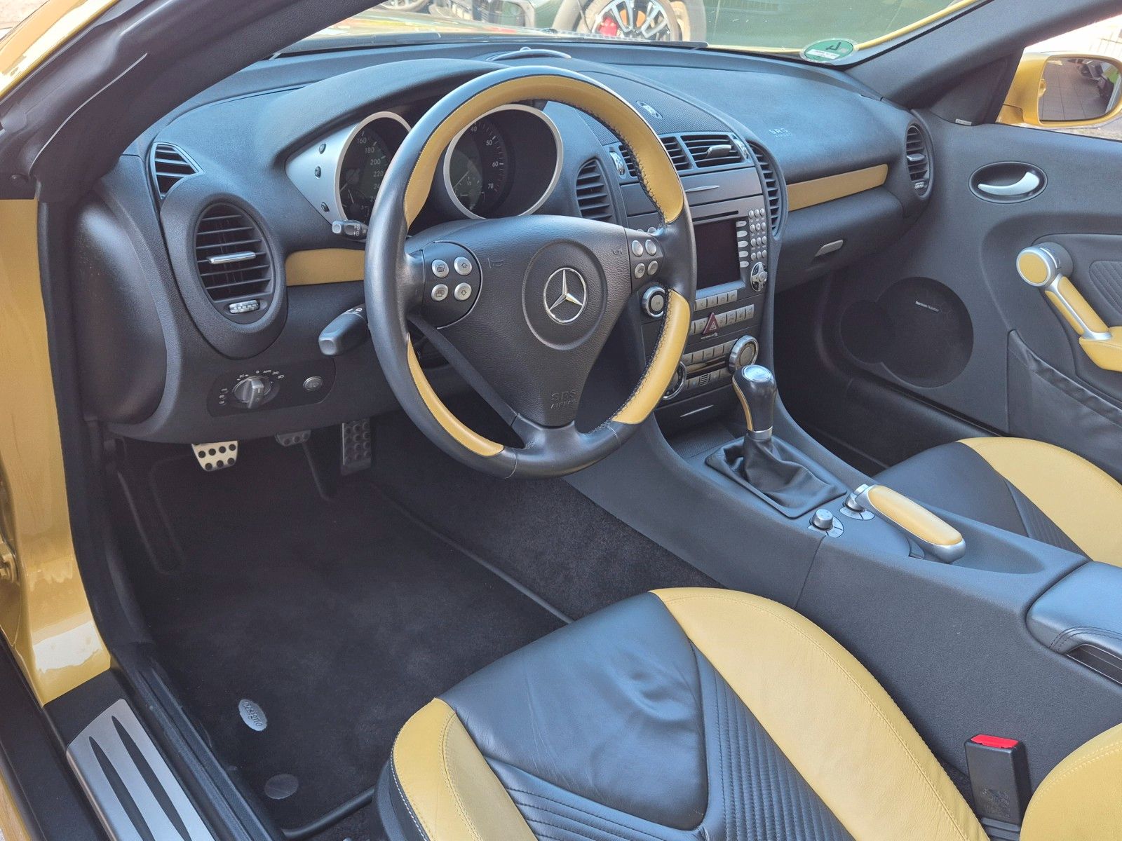 Fahrzeugabbildung Mercedes-Benz SLK 350/Komplettes Designo Fahrzeug/Jahreswagen!