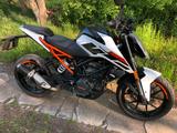 KTM Duke 125 - KTM 125