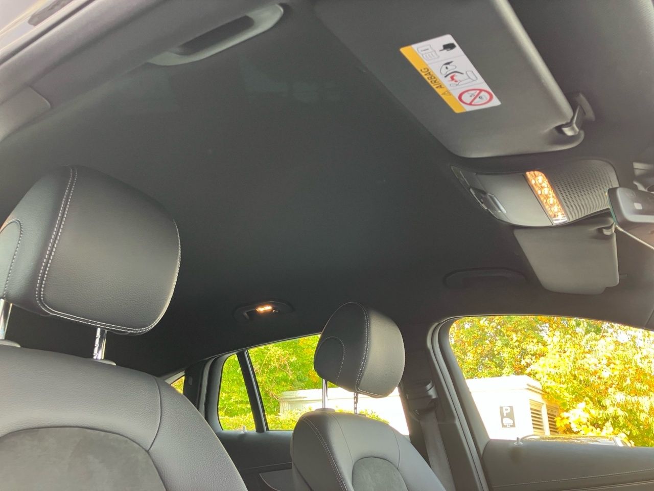 Fahrzeugabbildung Mercedes-Benz EQC 400 4M AMG+STNDHZ+MEMORY+MULTIB+AMBIENTE+++
