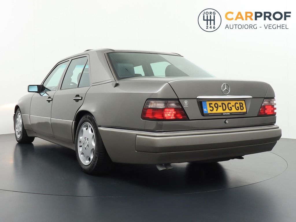 Mercedes-Benz E 500 E500 500E Schiebedach Becker navi Leder Cr