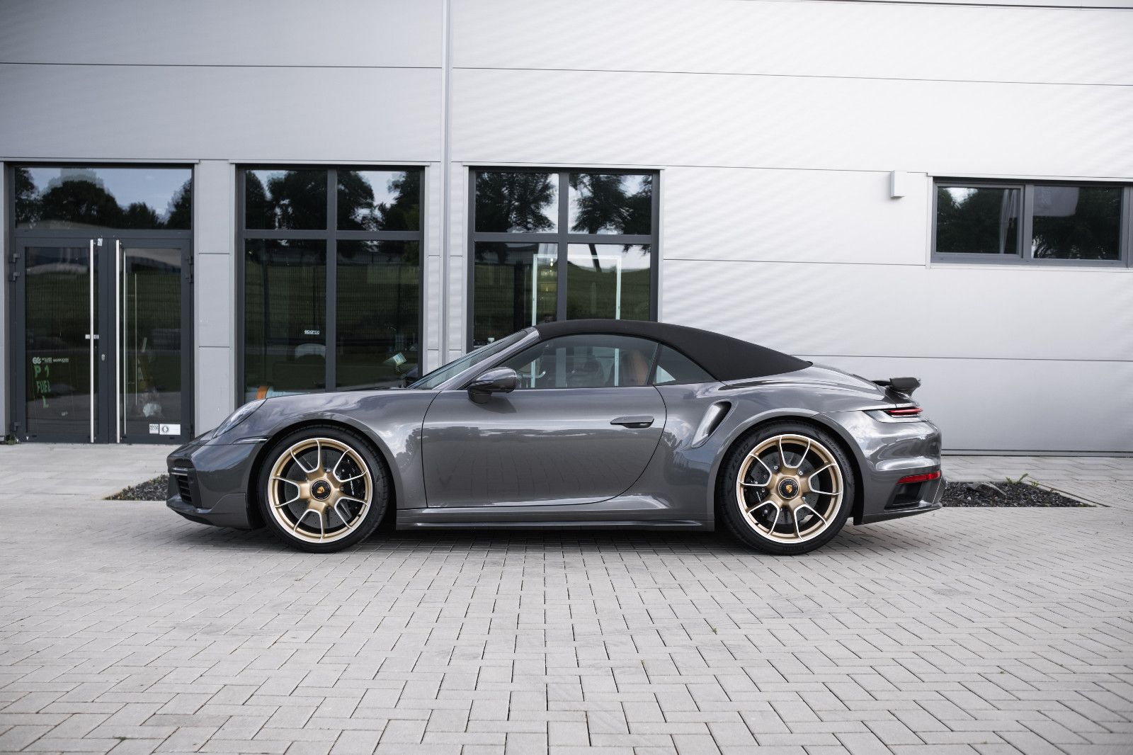 Fahrzeugabbildung Porsche 992/911 Turbo S Cabrio, Heritage&Sport D-Paket