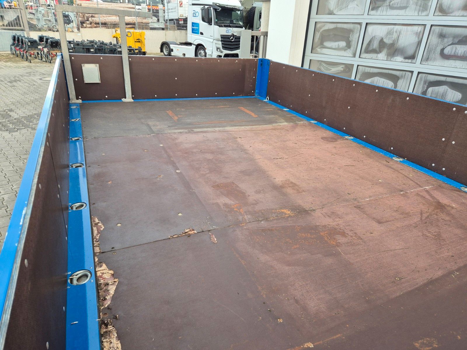 Fahrzeugabbildung MAN TGL 8.220 4x2 BL Doka 7 Sitze AHK Klima Standh.