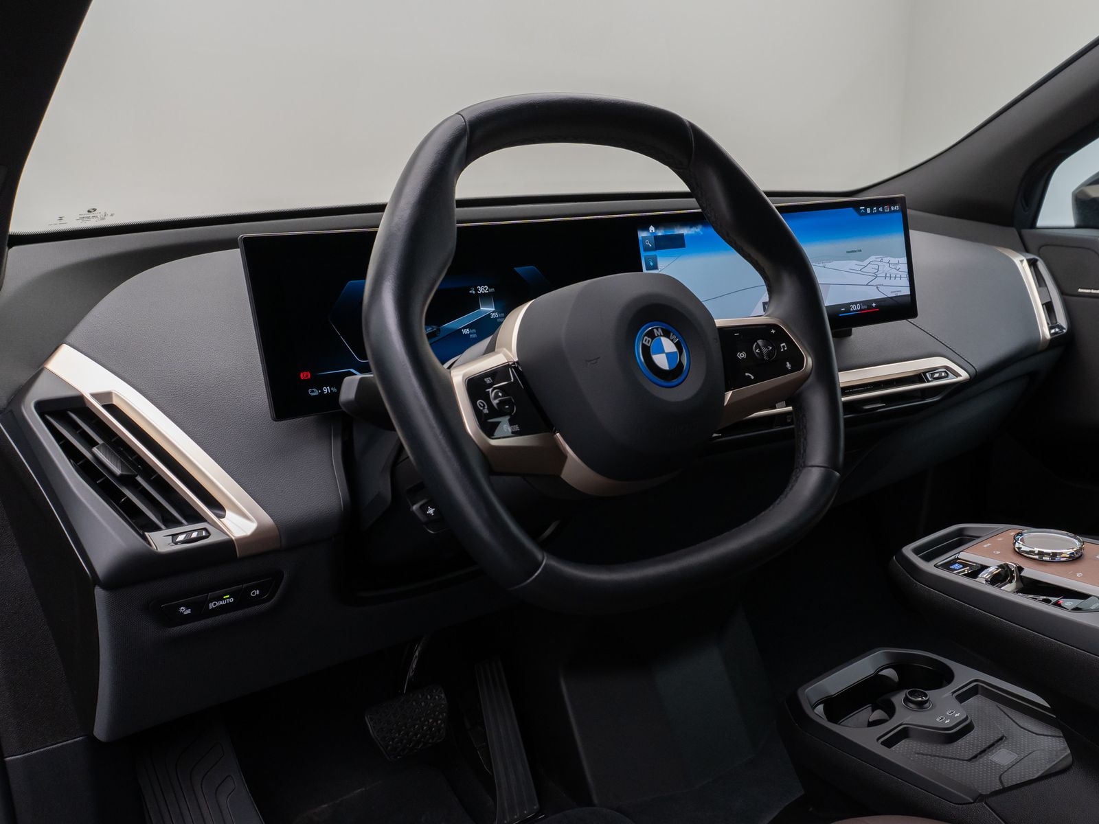 Fahrzeugabbildung BMW iX xD40 Sport DAB SoftClose SkyLounge H/K 21Zoll